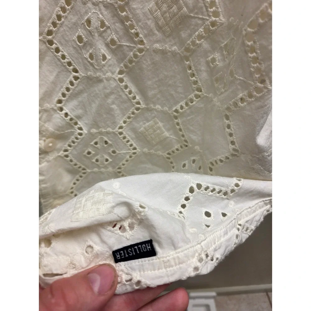 Hollister Mens Small White Eyelet Embroidered Short Sleeve Button Up Shirt New - Picture 6 of 10